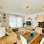 Merland Premium Penthouse - Lakeview 시오포크
