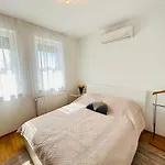 Merland Premium Penthouse - Lakeview