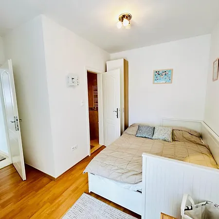 Merland Premium Penthouse - Lakeview