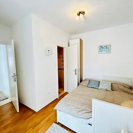 Merland Premium Penthouse - Lakeview