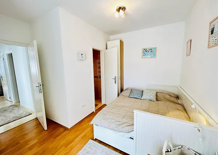 Merland Premium Penthouse - Lakeview