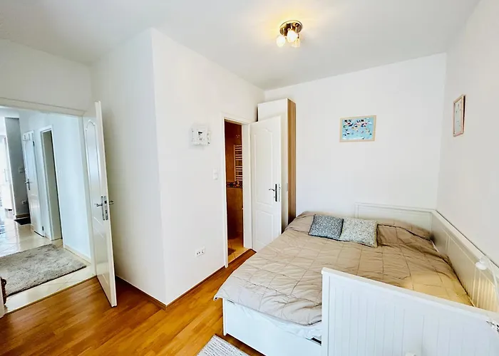 Merland Premium Penthouse - Lakeview